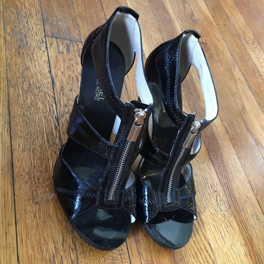 Michael Kors Berkeley T-Strap Sandal